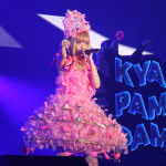 【ライブレポート】きゃりーぱみゅぱみゅがCOUNTDOWN JAPAN 15/16をクラブのノリで盛り上げる！