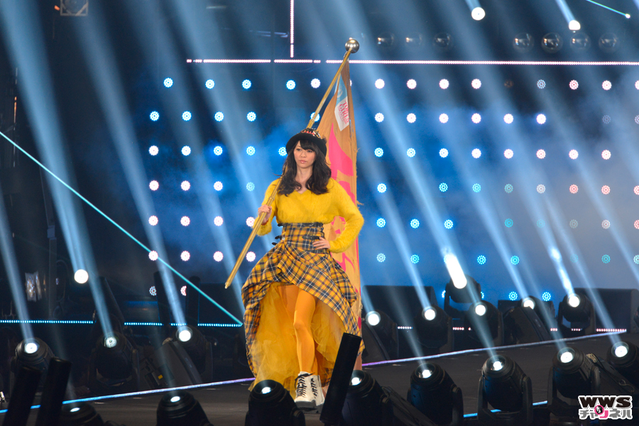 香里奈が 東京ガールズコレクション 2015 AUTUMN/WINTER のステージに登場！
