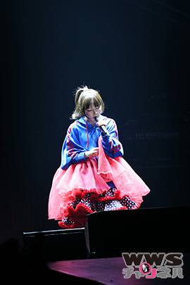 【ライブレポート】aikoが『ボーイフレンド』でちょっと早い「メリークリスマス！」テレビ朝日ドリームフェスティバル2015に出演！