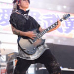 【ライブレポート】VAMPSが「氣志團万博2015」の初日に登場。「また来ちゃった…。でも出てーんだよ！やりてーんだよ！」