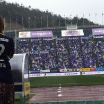 丸本莉子が地元・サンフレッチェ広島の開幕戦で、大雨の中、約2万人を前に熱唱!!!!