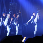 東京パフォーマンスドール が炎のように燃えるRED公演で3月23日に発売の4thシングル『逆光×礼賛』を披露！