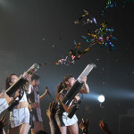 東京パフォーマンスドール が炎のように燃えるRED公演で3月23日に発売の4thシングル『逆光×礼賛』を披露！