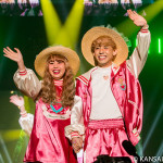 2月28日、関西コレクション2016 SPRING＆SUMMER(通称・関コレ)が京セラドーム大阪で開催された。 今回のテーマは「What Do You Like？」。あなたは何が好き？ という問いかけで、「全ての女の子に自分のダイスキをめいっぱい表現してほしい」という思いが込められている。 過去最高の37500人を動員した国内最大級のファッションエンターテイメントには、、 人気モデルが多数出演し、春のトレンドファッションで華やかにステージを盛り上げた。 one wayステージには、池田エライザが白のトップスに花柄のカーディガン、ジーンズというカジュアルなスタイルで、SPIGAステージでは松井愛莉が春らしいショートパンツ姿で登場しランウェイを盛り上げた。 セブンティーンモデルとして人気の江野沢愛美、三吉彩花らは白を基調にしたコーデで颯爽とステージに登場！ さらに、にこるんの愛称で絶大な人気を誇る藤田ニコル、 タレントの益若つばさ、Popteen専属モデル・池田美優、元テラスハウスの島袋聖南らもランウェイを盛り上げた。 その他、ゲストモデルには、ぺことりゅうちぇる、元AKBの板野友美、 メンズモデルには、大倉士門、こんどうようぢ、藤田富ら人気モデルが登場した。