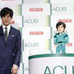 松坂桃李が自分そっくりな『トーリロボ』と共演したCM発表会に登場！
