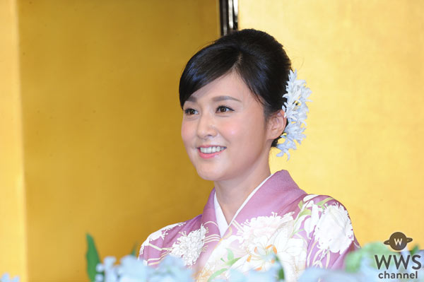 片岡愛之助と藤原紀香が結婚！2人揃って結婚報告会見に登場！