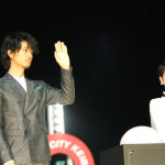 斎藤工と剛力彩芽が東京シティ競馬に登場！トゥインクル30周年バージョンイルミネーション点灯式開催！