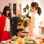 土屋太鳳 出演のガーナミルクチョコレート新CM『母の日2016』篇が期間限定放送！
