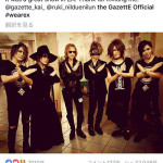 X JAPAN YOSHIKIがthe GazettE（ガゼット）とXポーズ写真を公開！