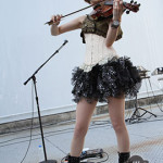 バイオリニスト・Ayasaが「V.V Rocks」野外ステージで圧巻のライブパフォーマンスを披露！