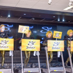 ゴールデンボンバーが全力ダッシュしながらPRする前代未聞の記者会見を開催！