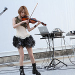 バイオリニスト・Ayasaが「V.V Rocks」野外ステージで圧巻のライブパフォーマンスを披露！
