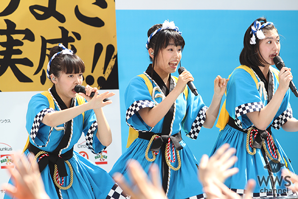 エビ中が新宿ステーションスクエアで「サークルKサンクス」焼鳥応援ライブ開催！「MISSION SURVIVOR」など２曲を披露！