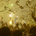 【ライブレポート】星野源がVIVA LA ROCK 2016大トリで登場！光の世界で優しさと幸せにあふれたステージ！