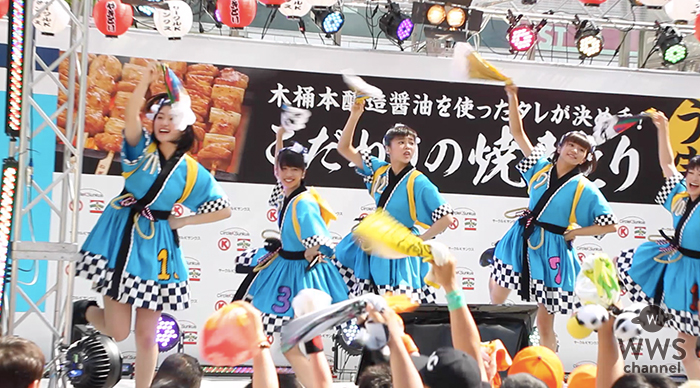 【動画】エビ中が新宿ステーションスクエアで焼き鳥応援ライブ！「ちちんぷい」「MISSION SURVIVOR」を披露！