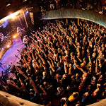 狼旋風が吹き荒れる！MAN WITH A MISSIONパリ単独公演開催！「今夜ハ盛リ上ガッテ行キマショウ！」