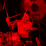 【ライブレポート】人間椅子が異形な姿で圧倒的な演奏！新宿を灼熱地獄へ誘う！