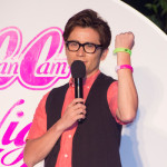 オリラジ藤森がゲリラ豪雨のナイトプールに私服でダイブ！「最高の夏にしようね〜！」