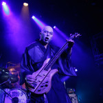 【ライブレポート】人間椅子が異形な姿で圧倒的な演奏！新宿を灼熱地獄へ誘う！