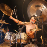 【ライブレポート】人間椅子が異形な姿で圧倒的な演奏！新宿を灼熱地獄へ誘う！