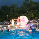 オリラジ藤森がゲリラ豪雨のナイトプールに私服でダイブ！「最高の夏にしようね〜！」