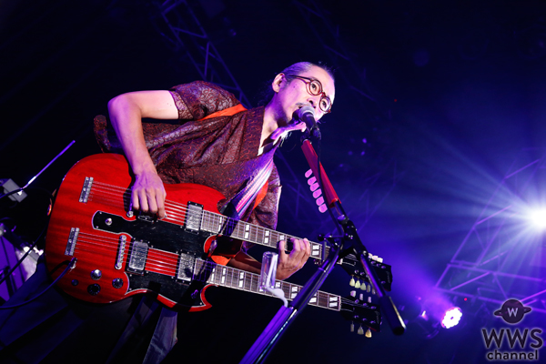 【ライブレポート】人間椅子が異形な姿で圧倒的な演奏！新宿を灼熱地獄へ誘う！
