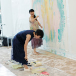 柴咲コウが美術館で熱唱！ライブペインティングで大宮エリーとアート共作！「うたは聴いてくれるその人に寄り添うもの」