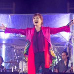 【写真特集】渡辺美里が神宮外苑花火大会で「サマータイム・ブルース」など夏祭りにふさわしい楽曲を熱唱！