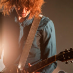 GLIM SPANKYが映画『少女』主題歌『闇に目を凝らせば』のMVを公開！「幻想的な世界観と、サイケデリックな世界観が伝わる映像」