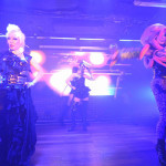 二丁目の住人達からも熱い視線が！加治ひとみが新宿二丁目ゲイタウンで熱狂ライブ！