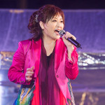 【写真特集】渡辺美里が神宮外苑花火大会で「サマータイム・ブルース」など夏祭りにふさわしい楽曲を熱唱！