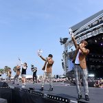 【ライブレポート】AAAが氣志團万博に学生服姿で登場！「永遠の16歳、AAAです！」