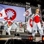 【ライブレポート】気志團万博初日の氣志團ステージにゴールデンボンバー、きただにひろしがサプライズ登場！