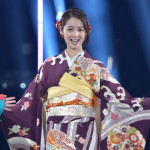 市原隼人、早見あかりが着物姿でラブラブハートマークを作り、TGC『福家堂本舗』ステージに登場！