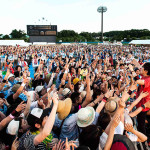 【ライブレポート】高橋優 主催する野外音楽フェス「秋田CARAVAN MUSIC FES 2016」開催!スガシカオ 藤原さくら チームしゃちほこら豪華アーティストが共演!