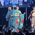 市原隼人、早見あかりが着物姿でラブラブハートマークを作り、TGC『福家堂本舗』ステージに登場！