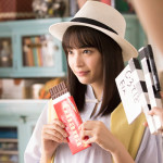 土屋太鳳、松井愛莉、広瀬すずがCM撮影で雨の中、体を寄せ合い大はしゃぎ！CMソングはコブクロの書き下ろし！