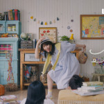 土屋太鳳、松井愛莉、広瀬すずがCM撮影で雨の中、体を寄せ合い大はしゃぎ！CMソングはコブクロの書き下ろし！