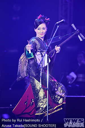 【ビクターロック祭り2015】サプライズゲストで演歌歌手・長山洋子がサングラスで登場！