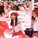 【VMAJ2014】「天使すぎるアイドル」橋本環奈が所属するアイドルグループRev.from DVLがレッドカーペットに登場！