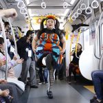 渡辺直美がカボチャの形をしたハロウィンコスチュームに「線路」柄のタイツで登場！「SEIBUHALLOWEEN2016 ワタナベナオミトレイン」開催！