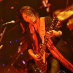 【ライブレポート】あの名曲がHIDEとGLAYの思い出曲！？GLAYライブに スペシャルゲスト参戦で90年代名曲が咲き乱れる！