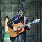 佐藤健と高橋優の一夜限りのユニット・YUTAKEがハロウィン衣装で登場！『メロディ』を熱唱し会場を魅了！