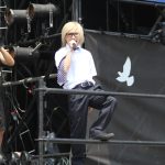 【ライブレポート】スーツ姿からパンツ一丁の筋肉美まで出血大サービス！ゴールデンボンバー登場！