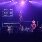 Psycho le cemu(サイコルシェイム )がVISUAL JAPAN SUMMIT 2016初日にコミカルな衣装で登場！敵キャラでYOSHIKIが登場？！