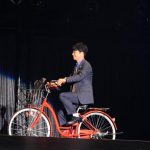 【ライブレポート】星野源がドリフェスで出演ドラマ主題歌『恋』を弾き語りで初披露！ギター1本で1万1000人を魅了！