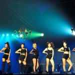 【ライブレポート】VAMPSハロウィン初日にHYDEとゴールデンボンバー・鬼龍院翔の『X』が披露されるなど豪華すぎるステージの連続！