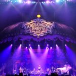 【ライブレポート】可愛いすぎるHYDEが登場!VAMPS主宰の『HALLOWEEN PARTY 2016』が神戸で開幕!