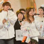 AAAがNHK紅白で出演者達と共にタオルを回しAAA旋風を巻き起こす！