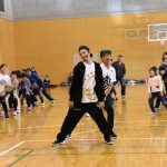 EXILE 佐藤大樹がダンスの先生としてサプライズ登場！子供達に『Choo Choo TRAIN」の振り付けを指導！